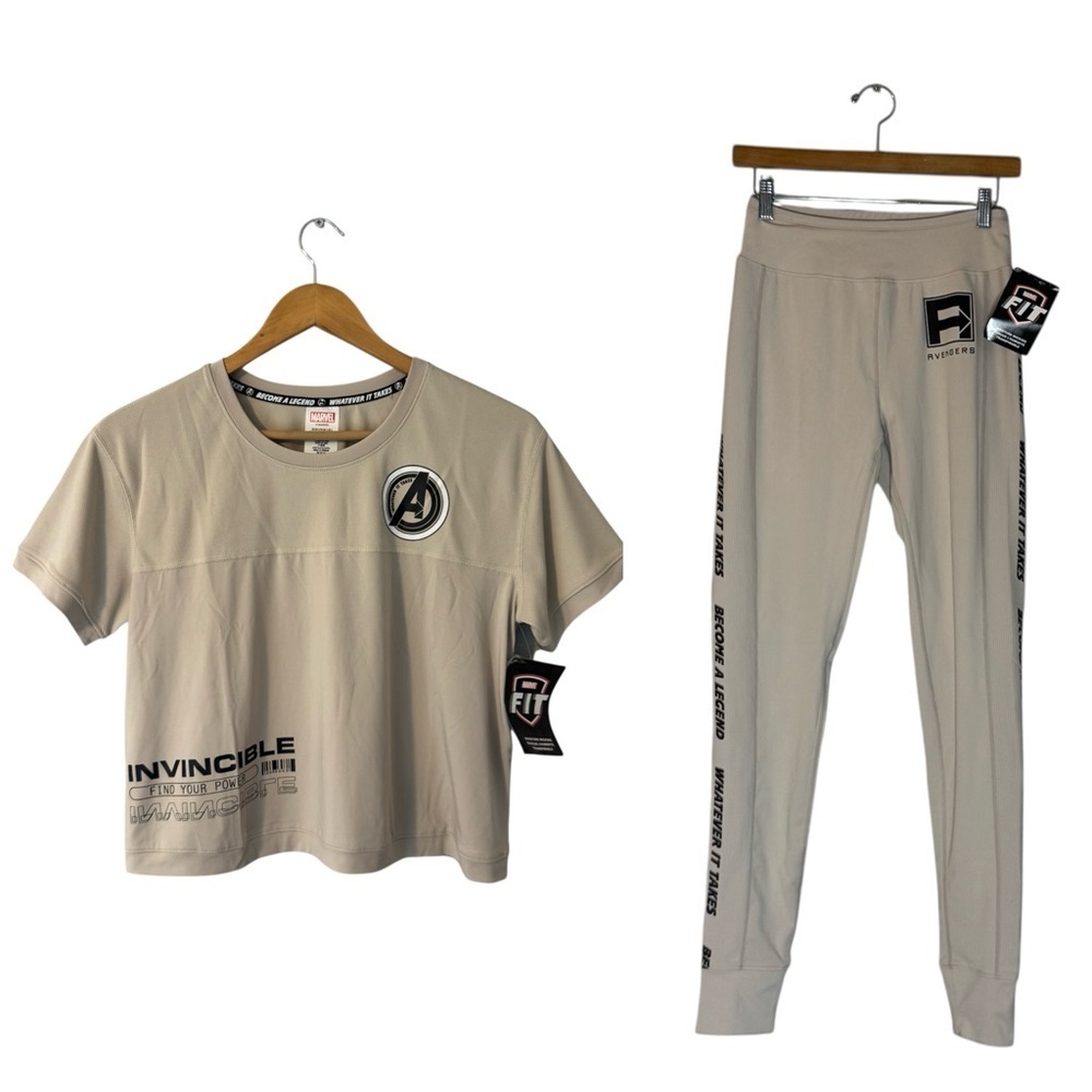 New Disney Marvel Avengerโs Tan w/ Black Accents Workout Set Small
